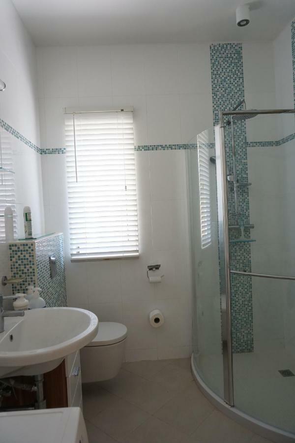 Self Contained Apartment With Private Kitchen Higher Heights, Barbados Christ Church Kültér fotó