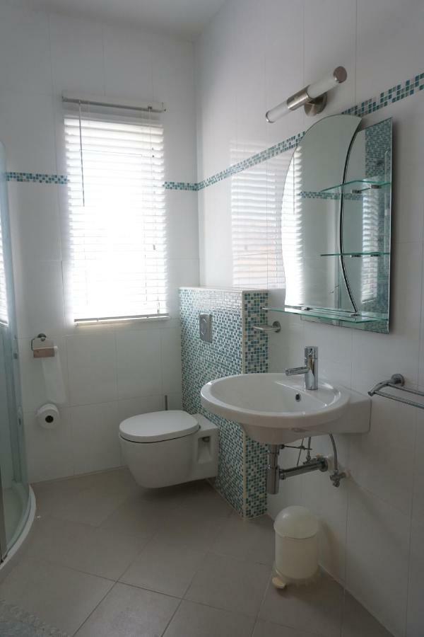 Self Contained Apartment With Private Kitchen Higher Heights, Barbados Christ Church Kültér fotó